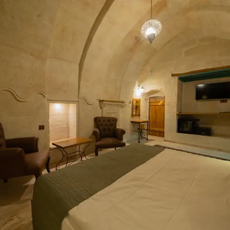 Ares Cave Hotel *