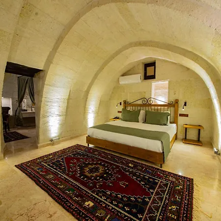 Ares Cave מלון