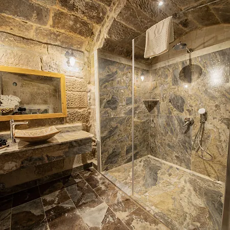 Ares Cave מלון