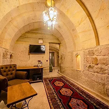 Ares Cave 4*