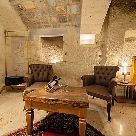 Ares Cave 4*